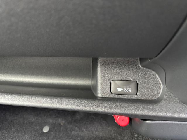 ハイエースワゴン ＧＬ　ファインテックツアラー　５ドア　両側パワースライドドア　パノラミックビューモニター　デジタルインナーミラー　ＬＥＤヘッドライト　ＬＥＤフォグ　２列目．３列目オットマンシート　セーフティーセンス（54枚目）