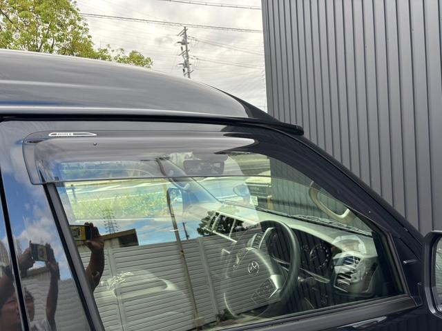 ハイエースワゴン ＧＬ　ファインテックツアラー　５ドア　両側パワースライドドア　パノラミックビューモニター　デジタルインナーミラー　ＬＥＤヘッドライト　ＬＥＤフォグ　２列目．３列目オットマンシート　セーフティーセンス（56枚目）