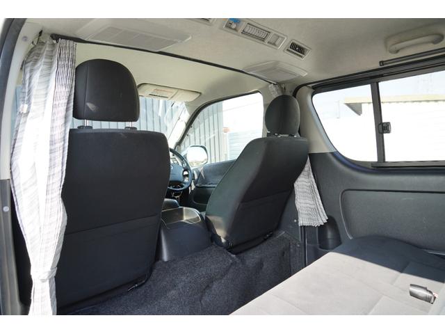 ハイエースバン ロングスーパーＧＬプライムセレ　４ＷＤ　特別仕様車　３．０Ｄ　タイベル　Ｒ３年６／２５　１０１７０９ｋｍ時交換　Ｒスポイラー　ＨＩＤヘッドライト　スカッフプレート　キーレスキー　小窓付きＲガラススライド　黒木目調ステアリング（14枚目）
