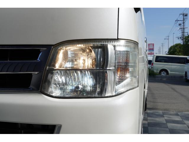 ハイエースバン ロングスーパーＧＬプライムセレ　４ＷＤ　特別仕様車　３．０Ｄ　タイベル　Ｒ３年６／２５　１０１７０９ｋｍ時交換　Ｒスポイラー　ＨＩＤヘッドライト　スカッフプレート　キーレスキー　小窓付きＲガラススライド　黒木目調ステアリング（23枚目）
