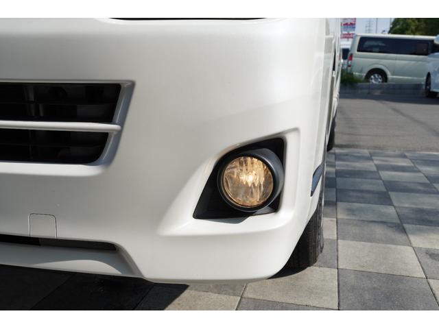 ハイエースバン ロングスーパーＧＬプライムセレ　４ＷＤ　特別仕様車　３．０Ｄ　タイベル　Ｒ３年６／２５　１０１７０９ｋｍ時交換　Ｒスポイラー　ＨＩＤヘッドライト　スカッフプレート　キーレスキー　小窓付きＲガラススライド　黒木目調ステアリング（24枚目）