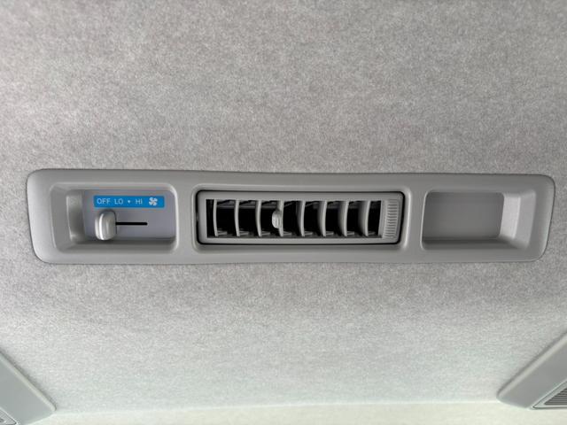 ハイエースワゴン ＧＬ　２．７Ｇ　１０人乗り　イージークローザー付パワースライドドア＋バックドア　ＬＥＤヘッドライト　パノラマビューモニター　デジタルインナーミラー　パールホワイト０７０（55枚目）
