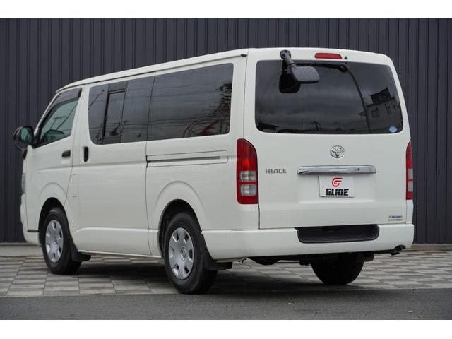 ハイエースバン ＤＸ　ＧＬパッケージ　２．０Ｇ　５ドア　６人乗り　Ｒガラススライド　実走行１．７万ｋｍ　電格ミラー　最積１２５０ｋｇ　キーレスキー　フロアマット　ドアバイザー　ヘッドライトレベライザー　エアコン　ＣＤデッキ（9枚目）
