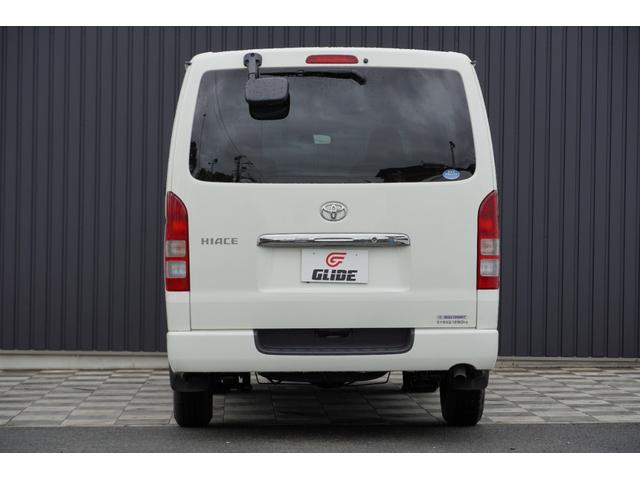 ハイエースバン ＤＸ　ＧＬパッケージ　２．０Ｇ　５ドア　６人乗り　Ｒガラススライド　実走行１．７万ｋｍ　電格ミラー　最積１２５０ｋｇ　キーレスキー　フロアマット　ドアバイザー　ヘッドライトレベライザー　エアコン　ＣＤデッキ（11枚目）
