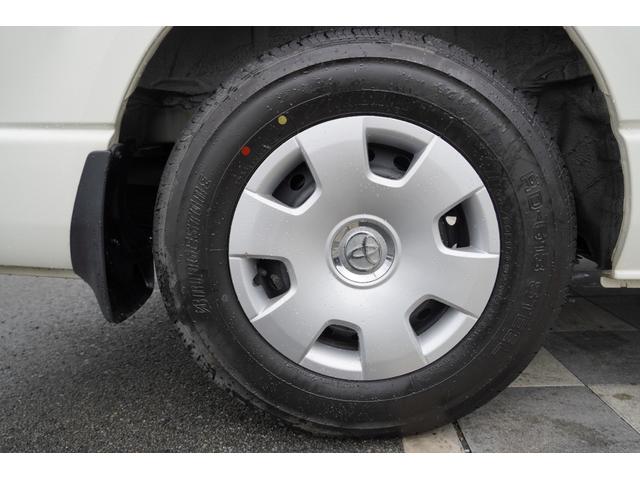 ハイエースバン ＤＸ　ＧＬパッケージ　２．０Ｇ　５ドア　６人乗り　Ｒガラススライド　実走行１．７万ｋｍ　電格ミラー　最積１２５０ｋｇ　キーレスキー　フロアマット　ドアバイザー　ヘッドライトレベライザー　エアコン　ＣＤデッキ（30枚目）