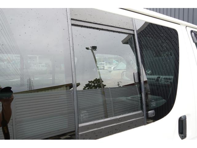 ハイエースバン ＤＸ　ＧＬパッケージ　２．０Ｇ　５ドア　６人乗り　Ｒガラススライド　実走行１．７万ｋｍ　電格ミラー　最積１２５０ｋｇ　キーレスキー　フロアマット　ドアバイザー　ヘッドライトレベライザー　エアコン　ＣＤデッキ（43枚目）