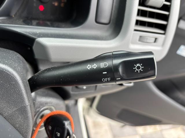 ハイエースバン ＤＸ　ＧＬパッケージ　２．０Ｇ　５ドア　６人乗り　Ｒガラススライド　実走行１．７万ｋｍ　電格ミラー　最積１２５０ｋｇ　キーレスキー　フロアマット　ドアバイザー　ヘッドライトレベライザー　エアコン　ＣＤデッキ（46枚目）