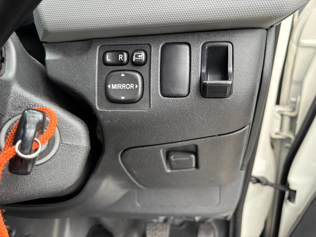 ハイエースバン ＤＸ　ＧＬパッケージ　２．０Ｇ　５ドア　６人乗り　Ｒガラススライド　実走行１．７万ｋｍ　電格ミラー　最積１２５０ｋｇ　キーレスキー　フロアマット　ドアバイザー　ヘッドライトレベライザー　エアコン　ＣＤデッキ（47枚目）