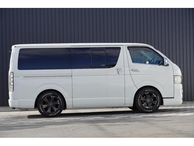 ハイエースバン ロングスーパーGL 3.0D バットフェイスボンネット ベットキット ALPINE フリップダウンモニター BARBERO17インチAW PARADA Wレター ローダウン リアガラススライドガラス タイベル交換済み(7枚目)