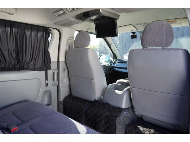 ハイエースバン ロングスーパーGL 3.0D バットフェイスボンネット ベットキット ALPINE フリップダウンモニター BARBERO17インチAW PARADA Wレター ローダウン リアガラススライドガラス タイベル交換済み(17枚目)