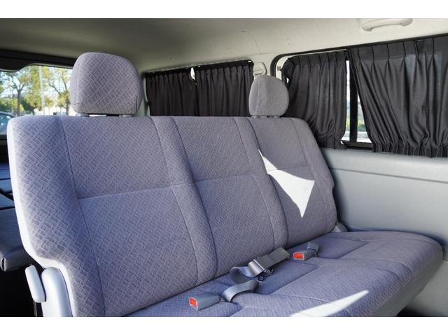 ハイエースバン ロングスーパーGL 3.0D バットフェイスボンネット ベットキット ALPINE フリップダウンモニター BARBERO17インチAW PARADA Wレター ローダウン リアガラススライドガラス タイベル交換済み(18枚目)