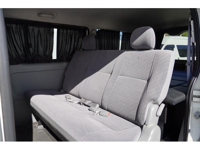 ハイエースバン ロングスーパーGL 3.0D バットフェイスボンネット ベットキット ALPINE フリップダウンモニター BARBERO17インチAW PARADA Wレター ローダウン リアガラススライドガラス タイベル交換済み(20枚目)