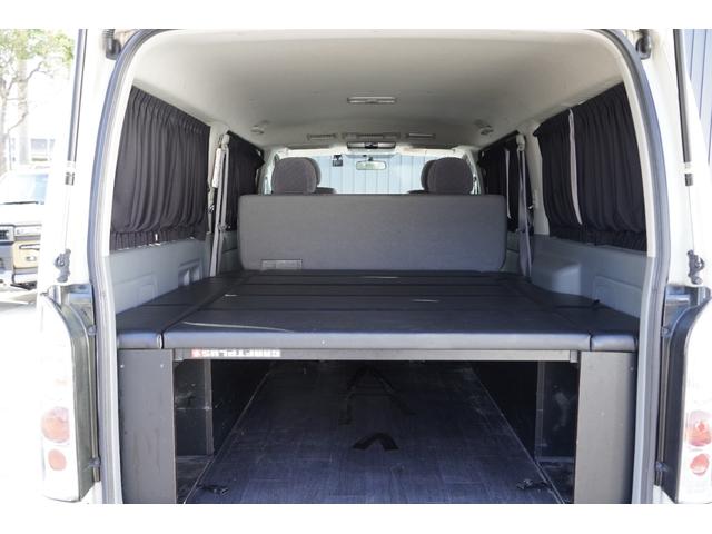 ハイエースバン ロングスーパーGL 3.0D バットフェイスボンネット ベットキット ALPINE フリップダウンモニター BARBERO17インチAW PARADA Wレター ローダウン リアガラススライドガラス タイベル交換済み(21枚目)