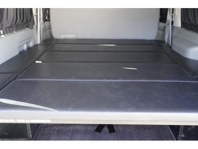 ハイエースバン ロングスーパーGL 3.0D バットフェイスボンネット ベットキット ALPINE フリップダウンモニター BARBERO17インチAW PARADA Wレター ローダウン リアガラススライドガラス タイベル交換済み(23枚目)