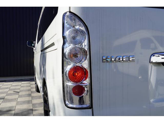 ハイエースバン ロングスーパーGL 3.0D バットフェイスボンネット ベットキット ALPINE フリップダウンモニター BARBERO17インチAW PARADA Wレター ローダウン リアガラススライドガラス タイベル交換済み(32枚目)