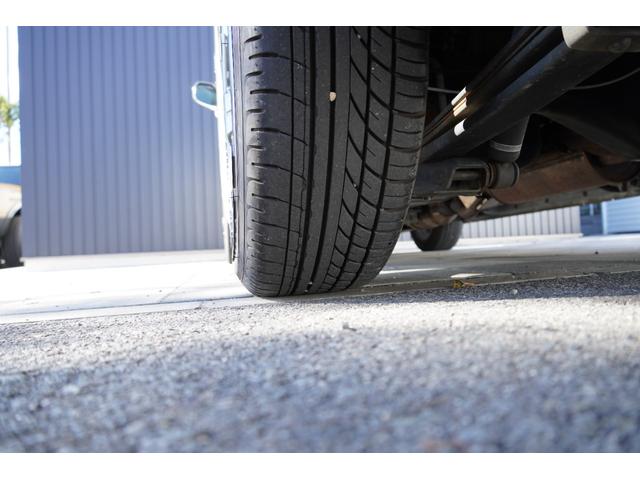 ハイエースバン ロングスーパーGL 3.0D バットフェイスボンネット ベットキット ALPINE フリップダウンモニター BARBERO17インチAW PARADA Wレター ローダウン リアガラススライドガラス タイベル交換済み(39枚目)