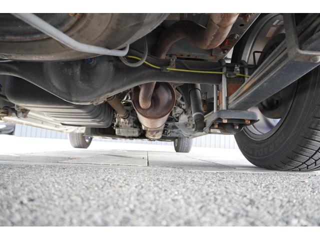 ハイエースバン ロングスーパーGL 3.0D バットフェイスボンネット ベットキット ALPINE フリップダウンモニター BARBERO17インチAW PARADA Wレター ローダウン リアガラススライドガラス タイベル交換済み(44枚目)