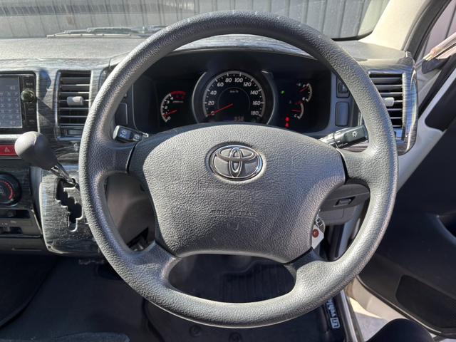 ハイエースバン ロングスーパーGL 3.0D バットフェイスボンネット ベットキット ALPINE フリップダウンモニター BARBERO17インチAW PARADA Wレター ローダウン リアガラススライドガラス タイベル交換済み(49枚目)