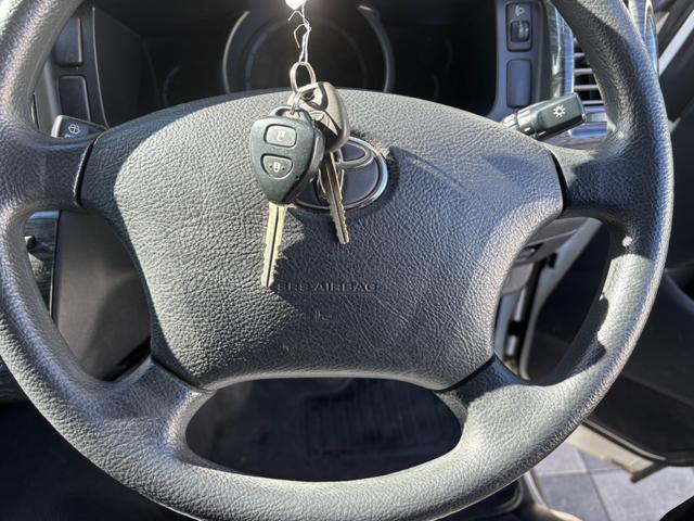 ハイエースバン ロングスーパーGL 3.0D バットフェイスボンネット ベットキット ALPINE フリップダウンモニター BARBERO17インチAW PARADA Wレター ローダウン リアガラススライドガラス タイベル交換済み(50枚目)