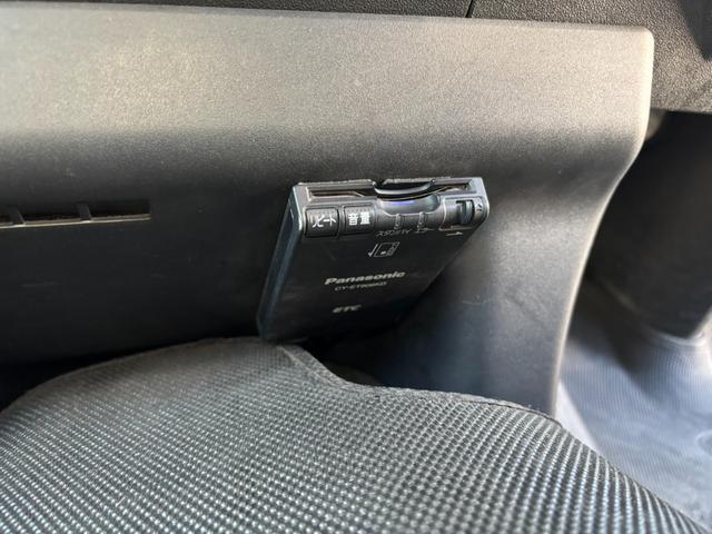 ハイエースバン ロングスーパーGL 3.0D バットフェイスボンネット ベットキット ALPINE フリップダウンモニター BARBERO17インチAW PARADA Wレター ローダウン リアガラススライドガラス タイベル交換済み(54枚目)