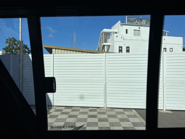 ハイエースバン ロングスーパーGL 3.0D バットフェイスボンネット ベットキット ALPINE フリップダウンモニター BARBERO17インチAW PARADA Wレター ローダウン リアガラススライドガラス タイベル交換済み(59枚目)