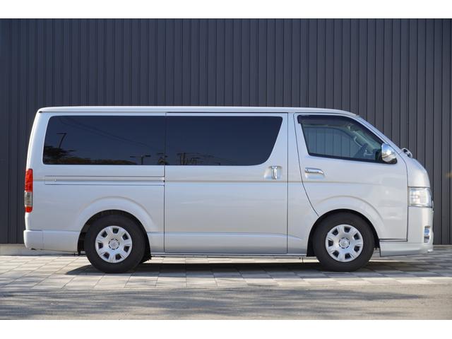ハイエースバン ロングスーパーＧＬ　３．０Ｄ　４型　ＡＬＰＩＮＥナビ　モデリスタグリル　ＴＲＤスポイラー　フリップダウンモニター　玄武２インチローダウン　キーレスキー　スペアキーあり　ＥＴＣ（7枚目）