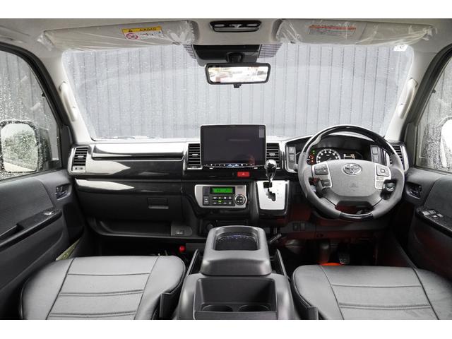 ハイエースバン 　アースカラーＰＫＧ　ＳＡＤフルエアロ　パノラマビューモニター　デジタルインナーミラー　ファブレスＭＣ－９　１８インチＡＷ　カーボンマークレスパネル　オーバーフェンダー　ＡＬＰＩＮＥ　ＤＡ（12枚目）