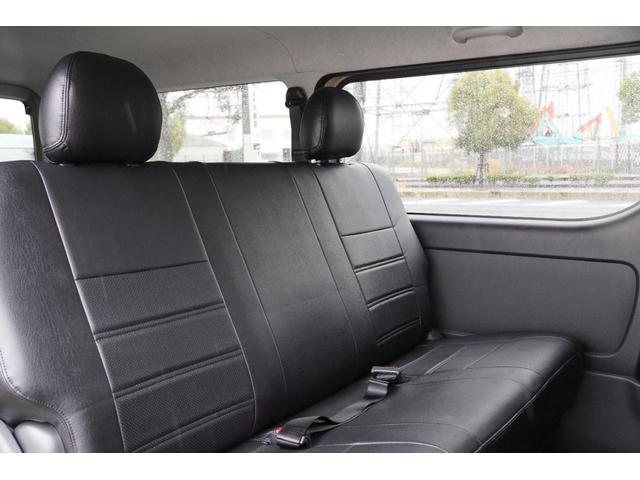 ハイエースバン 　アースカラーＰＫＧ　ＳＡＤフルエアロ　パノラマビューモニター　デジタルインナーミラー　ファブレスＭＣ－９　１８インチＡＷ　カーボンマークレスパネル　オーバーフェンダー　ＡＬＰＩＮＥ　ＤＡ（18枚目）