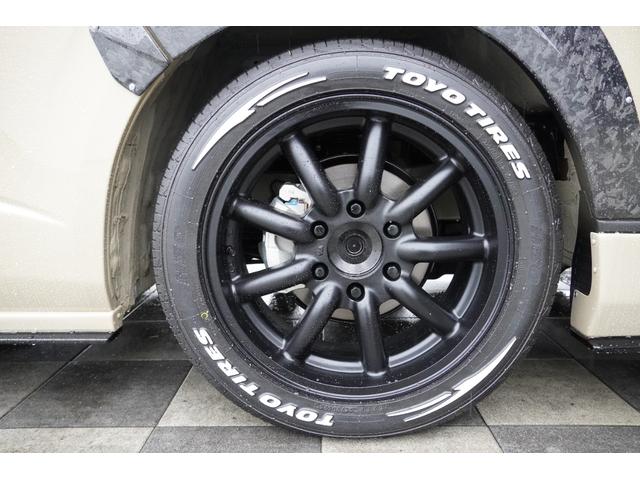 ハイエースバン 　アースカラーＰＫＧ　ＳＡＤフルエアロ　パノラマビューモニター　デジタルインナーミラー　ファブレスＭＣ－９　１８インチＡＷ　カーボンマークレスパネル　オーバーフェンダー　ＡＬＰＩＮＥ　ＤＡ（21枚目）