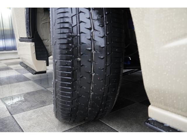 ハイエースバン 　アースカラーＰＫＧ　ＳＡＤフルエアロ　パノラマビューモニター　デジタルインナーミラー　ファブレスＭＣ－９　１８インチＡＷ　カーボンマークレスパネル　オーバーフェンダー　ＡＬＰＩＮＥ　ＤＡ（28枚目）