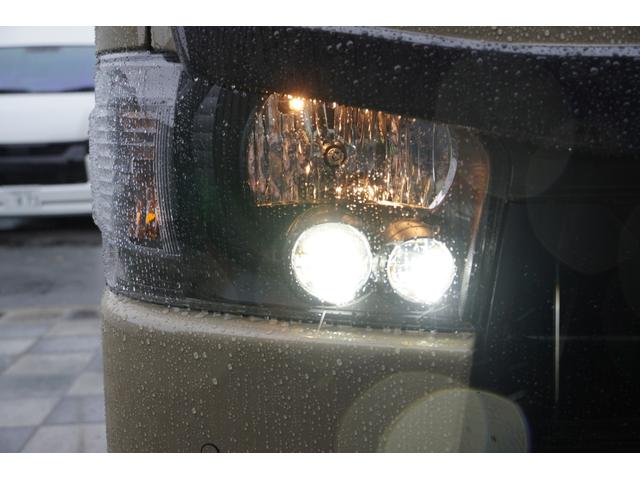 ハイエースバン 　アースカラーＰＫＧ　ＳＡＤフルエアロ　パノラマビューモニター　デジタルインナーミラー　ファブレスＭＣ－９　１８インチＡＷ　カーボンマークレスパネル　オーバーフェンダー　ＡＬＰＩＮＥ　ＤＡ（30枚目）