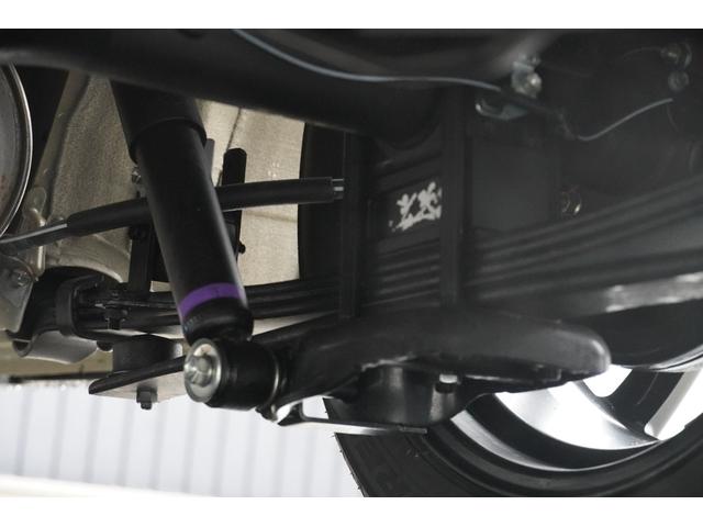 ハイエースバン 　アースカラーＰＫＧ　ＳＡＤフルエアロ　パノラマビューモニター　デジタルインナーミラー　ファブレスＭＣ－９　１８インチＡＷ　カーボンマークレスパネル　オーバーフェンダー　ＡＬＰＩＮＥ　ＤＡ（48枚目）