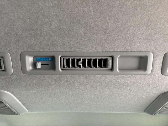 ハイエースバン 　アースカラーＰＫＧ　ＳＡＤフルエアロ　パノラマビューモニター　デジタルインナーミラー　ファブレスＭＣ－９　１８インチＡＷ　カーボンマークレスパネル　オーバーフェンダー　ＡＬＰＩＮＥ　ＤＡ（65枚目）