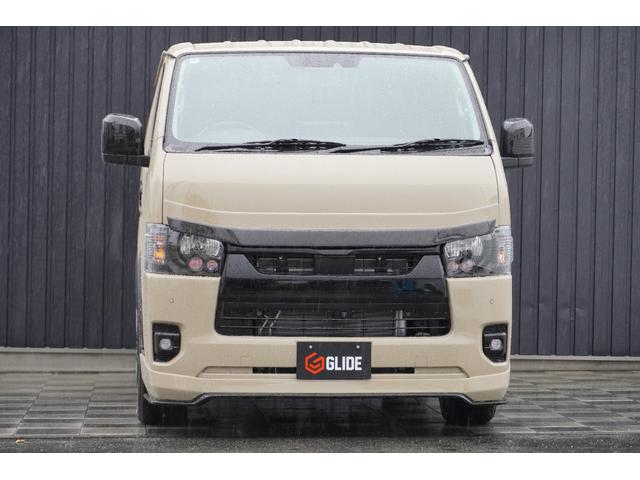 ハイエースバン 　アースカラーＰＫＧ　ＳＡＤフルエアロ　パノラマビューモニター　デジタルインナーミラー　ファブレスＭＣ－９　１８インチＡＷ　カーボンマークレスパネル　オーバーフェンダー　ＡＬＰＩＮＥ　ＤＡ（69枚目）