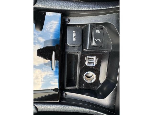ハリアー プレミアム　４ＷＤ　純正９インチナビ・ＴＶ　ＬＥＤヘッドライト　革シート　　ＥＴＣ　クルーズコントロール　Ｂカメラ　パワーバックドアパワーシート　オートライト　１８インチアルミホイール（21枚目）