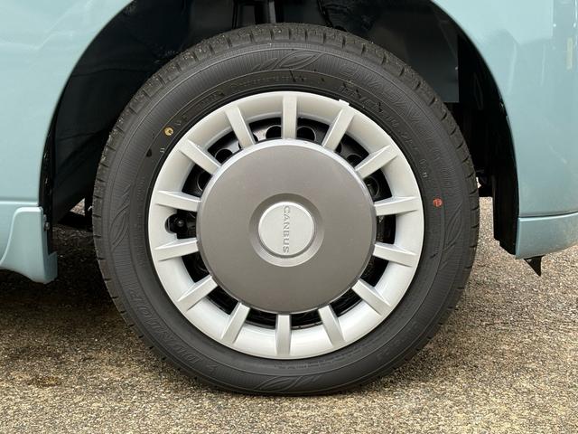 駐車場で隣の車が近い時、狭くて乗りにくい時がありますよね。そんな時に便利なスライドドア、とても乗り降りが簡単です。大きな荷物の出し入れも、後席から可能。助かりますよね。