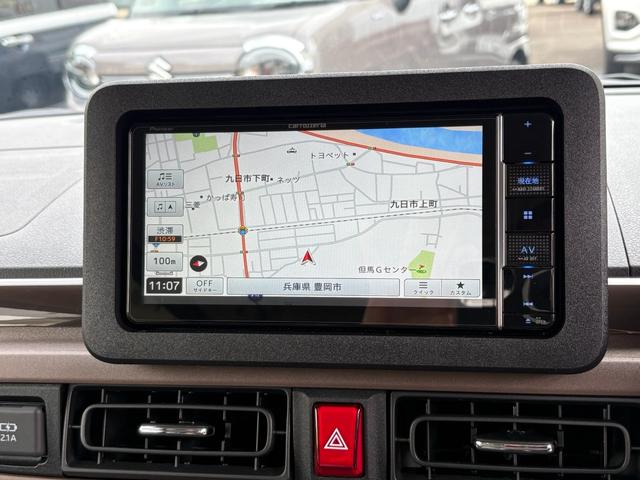 今や必需品のカーナビ　知らない土地へのお出掛けも安心ですね。またグレードアップやシステムアップのご要望もお気軽にご相談下さい。最新機種の販売もしておりますので、ご相談下さい。