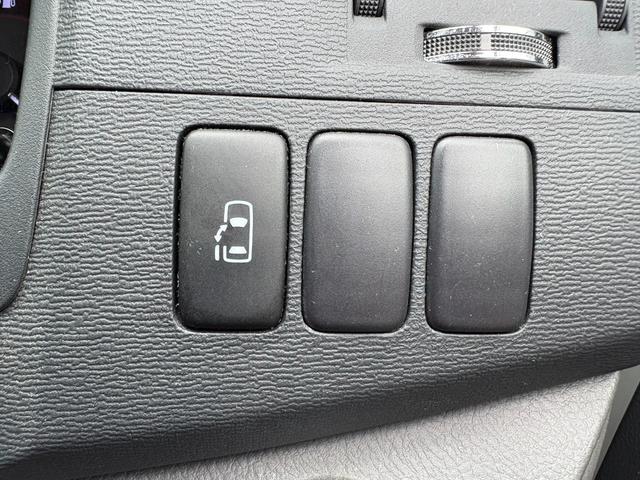 アイシス プラタナ　ユーザー買取車／バックカメラ／Ｂｌｕｅｔｏｏｔｈオーディオ／ビルトインＥＴＣ／電動スライド／スペアキーあり／ＨＩＤヘッドライト／フロントフォグランプ／スマートキー／ワンオーナー（6枚目）