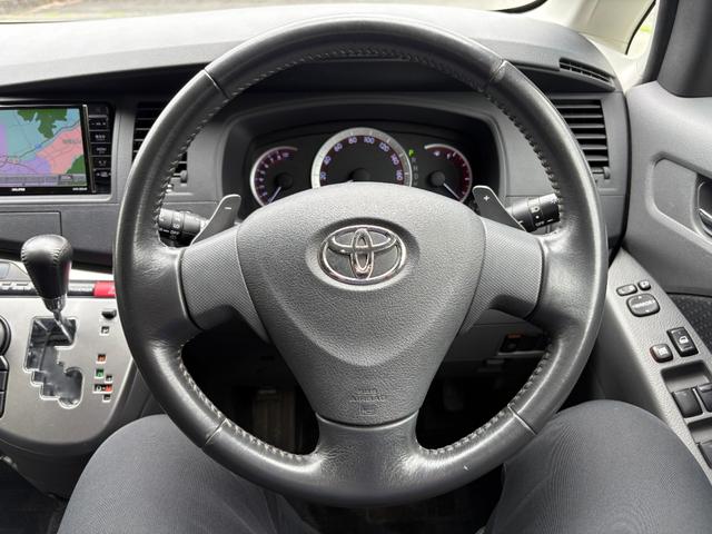 アイシス プラタナ　ユーザー買取車／バックカメラ／Ｂｌｕｅｔｏｏｔｈオーディオ／ビルトインＥＴＣ／電動スライド／スペアキーあり／ＨＩＤヘッドライト／フロントフォグランプ／スマートキー／ワンオーナー（12枚目）