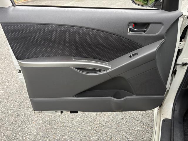 アイシス プラタナ　ユーザー買取車／バックカメラ／Ｂｌｕｅｔｏｏｔｈオーディオ／ビルトインＥＴＣ／電動スライド／スペアキーあり／ＨＩＤヘッドライト／フロントフォグランプ／スマートキー／ワンオーナー（24枚目）