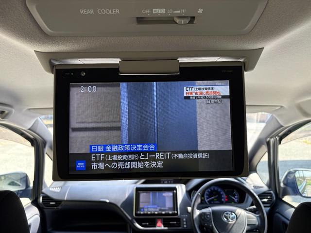 ヴォクシー ハイブリッドＺＳ　煌ＩＩ　１年保証付／フリップダウンモニター／純正９インチナビ／バックカメラ／両側パワースライド／ビルトインＥＴＣ／Ｂｌｕｅｔｏｏｔｈオーディオ／トヨタセーフティーセンス／フルセグＴＶ／ＬＥＤヘッドライト（5枚目）