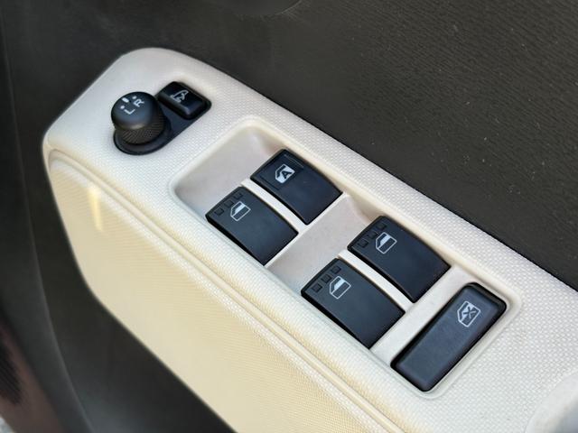 ミラココア ココアプラスＸ　距離無制限１年保証付／ルーフキャリア／社外ナビ／　オートエアコン／フロントベンチシート／アイドリングストップ／フロントフォグランプ／電動格納ミラー／ホワイトホイールキャップ／ＬＥＤヘッドライト（21枚目）