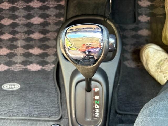 ミラジーノ Ｘリミテッド　距離無制限１年保証付／社外ナビ／Ｂｌｕｅｔｏｏｔｈオーディオ／バックカメラ／オートエアコン／電格ミラー／ＨＩＤヘッドライト／フルセグＴＶ／走行中ＴＶＯＫ／ＥＴＣ／スペアキー有り／取説あり（17枚目）