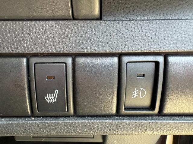 アルトラパン １０ｔｈアニバーサリーリミテッド　距離無制限１年保証付／社外ナビ／Ｂｌｕｅｔｏｏｔｈオーディオ／社内ウッドパネル／フルセグＴＶ／走行中ＴＶＯＫ／シートヒーター／フロントフォグランプ／スペアキー有り／オートライト／オートエアコン（6枚目）