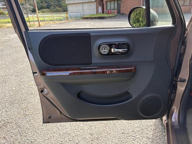 アルトラパン １０ｔｈアニバーサリーリミテッド　距離無制限１年保証付／社外ナビ／Ｂｌｕｅｔｏｏｔｈオーディオ／社内ウッドパネル／フルセグＴＶ／走行中ＴＶＯＫ／シートヒーター／フロントフォグランプ／スペアキー有り／オートライト／オートエアコン（23枚目）