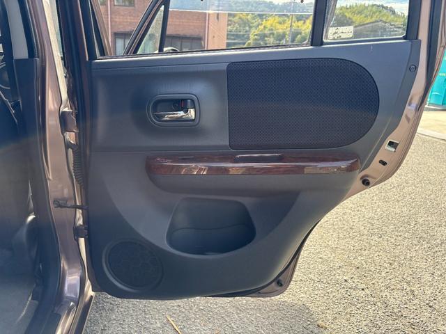 アルトラパン １０ｔｈアニバーサリーリミテッド　距離無制限１年保証付／社外ナビ／Ｂｌｕｅｔｏｏｔｈオーディオ／社内ウッドパネル／フルセグＴＶ／走行中ＴＶＯＫ／シートヒーター／フロントフォグランプ／スペアキー有り／オートライト／オートエアコン（24枚目）