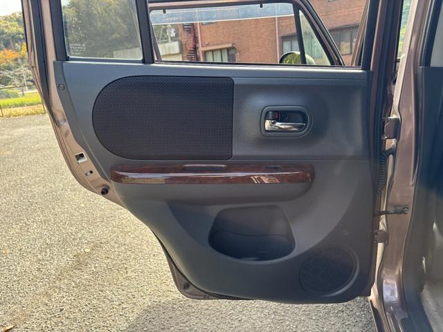 アルトラパン １０ｔｈアニバーサリーリミテッド　距離無制限１年保証付／社外ナビ／Ｂｌｕｅｔｏｏｔｈオーディオ／社内ウッドパネル／フルセグＴＶ／走行中ＴＶＯＫ／シートヒーター／フロントフォグランプ／スペアキー有り／オートライト／オートエアコン（25枚目）