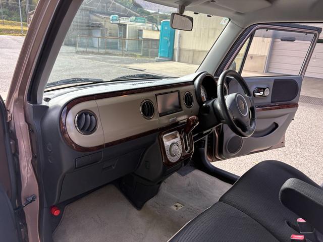 アルトラパン １０ｔｈアニバーサリーリミテッド　距離無制限１年保証付／社外ナビ／Ｂｌｕｅｔｏｏｔｈオーディオ／社内ウッドパネル／フルセグＴＶ／走行中ＴＶＯＫ／シートヒーター／フロントフォグランプ／スペアキー有り／オートライト／オートエアコン（29枚目）