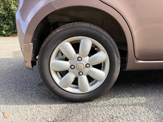 アルトラパン １０ｔｈアニバーサリーリミテッド　距離無制限１年保証付／社外ナビ／Ｂｌｕｅｔｏｏｔｈオーディオ／社内ウッドパネル／フルセグＴＶ／走行中ＴＶＯＫ／シートヒーター／フロントフォグランプ／スペアキー有り／オートライト／オートエアコン（49枚目）