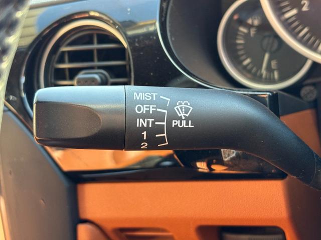 ロードスター ＶＳ　ＲＨＴ　６ＭＴ／純正ナビ／純正メッキアルミ／オートエアコン／シートヒーター／取説・メンテナンスノートあり／スペアキー有り／革シート／ＥＴＣ／バックカメラ／社外マフラー／電動オープン／ｐｉｖｏｔデジタルモニター（22枚目）